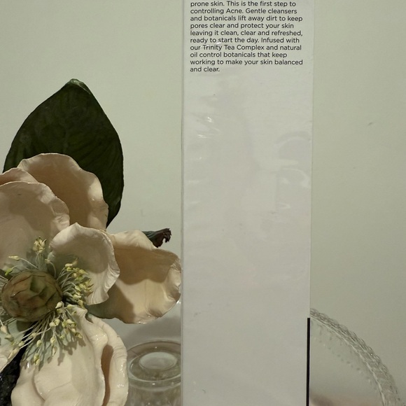 M.A.D. Salicylic 2% Cleansing Gel - Picture 6 of 7